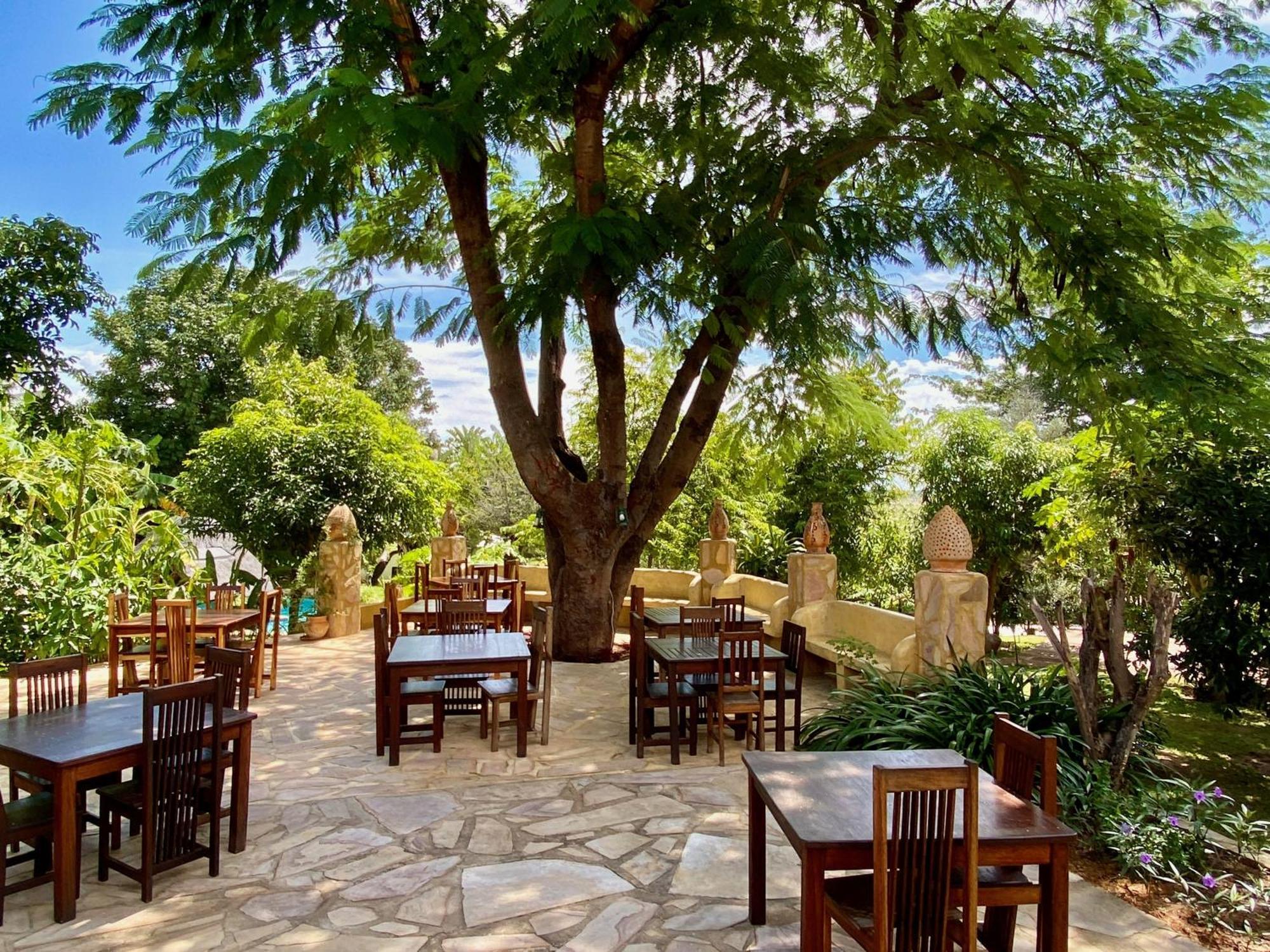 Tambuti lodge Rundu Bagian luar foto
