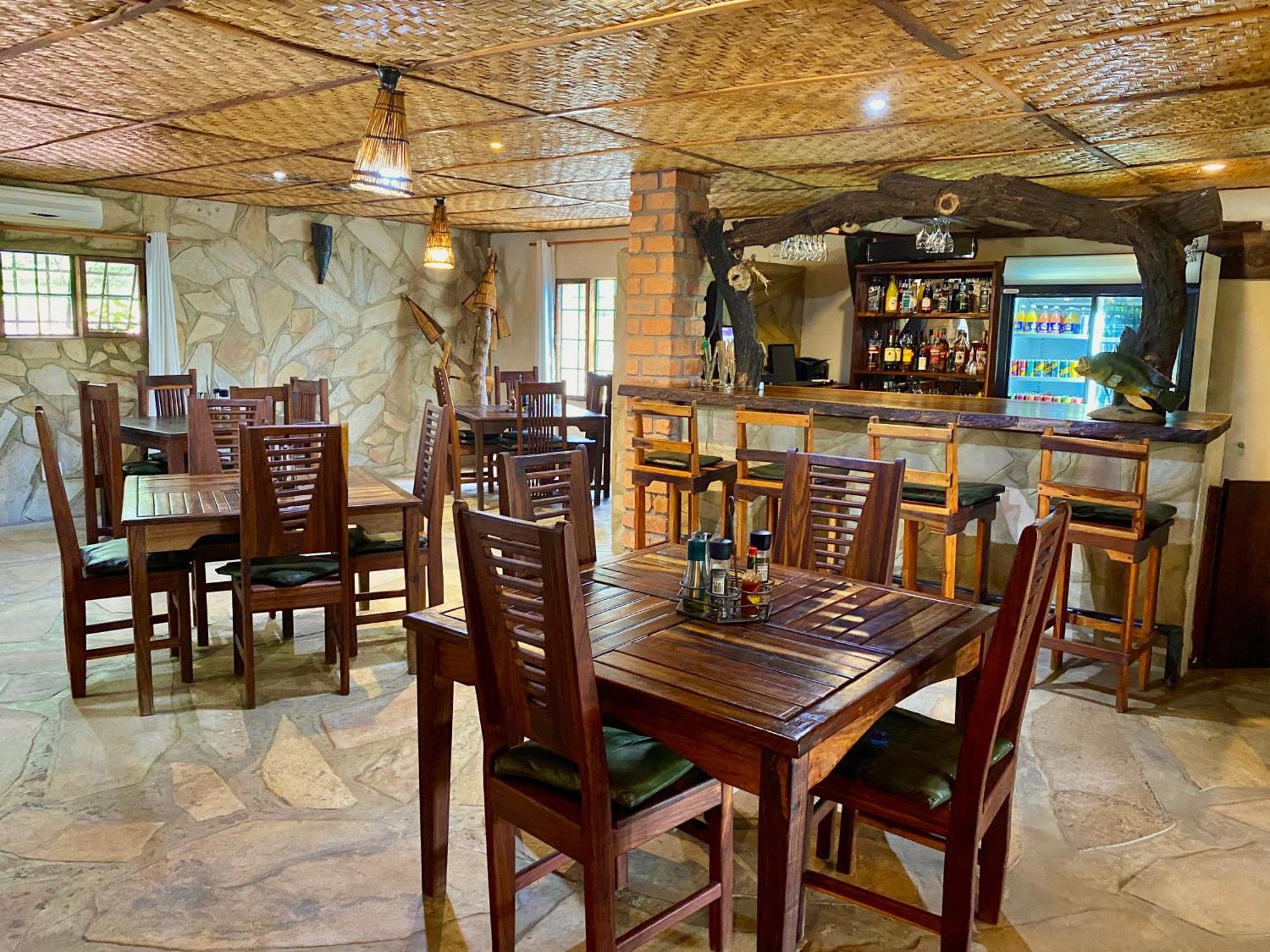 Tambuti lodge Rundu Bagian luar foto