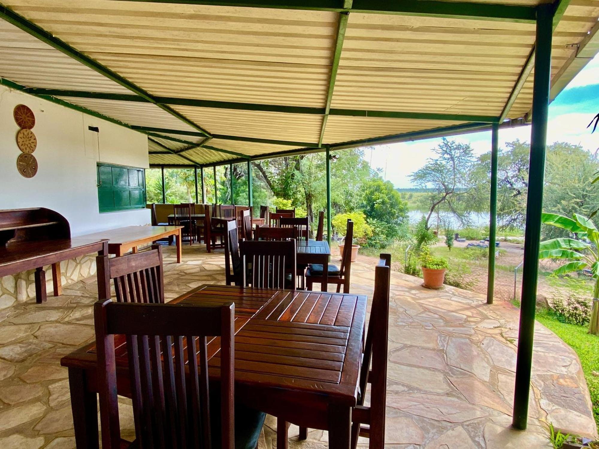 Tambuti lodge Rundu Bagian luar foto
