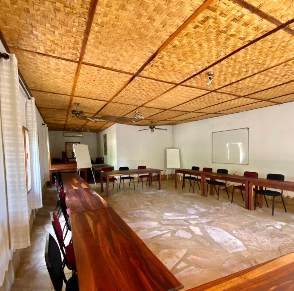 Tambuti lodge Rundu Bagian luar foto