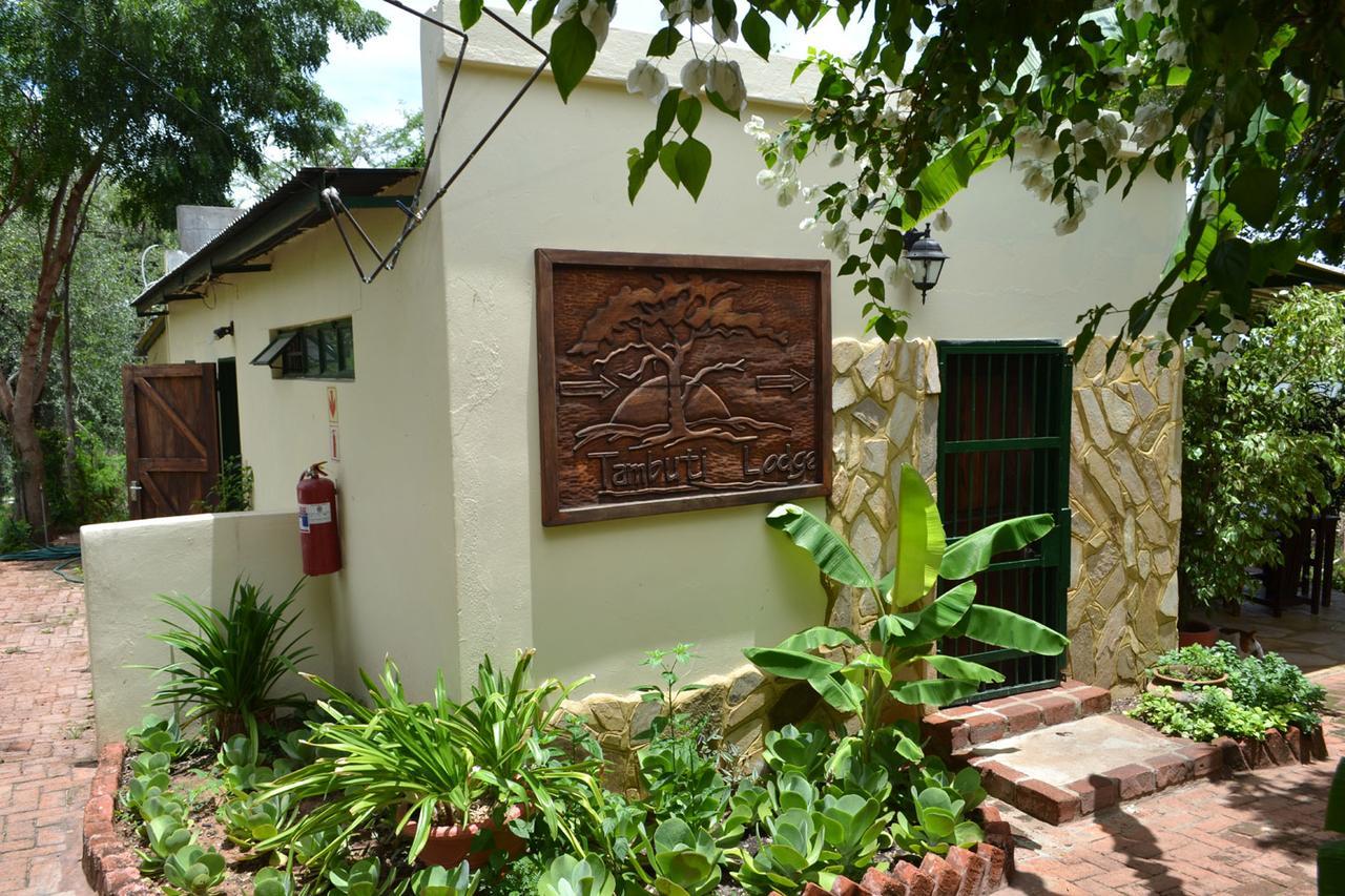 Tambuti lodge Rundu Bagian luar foto