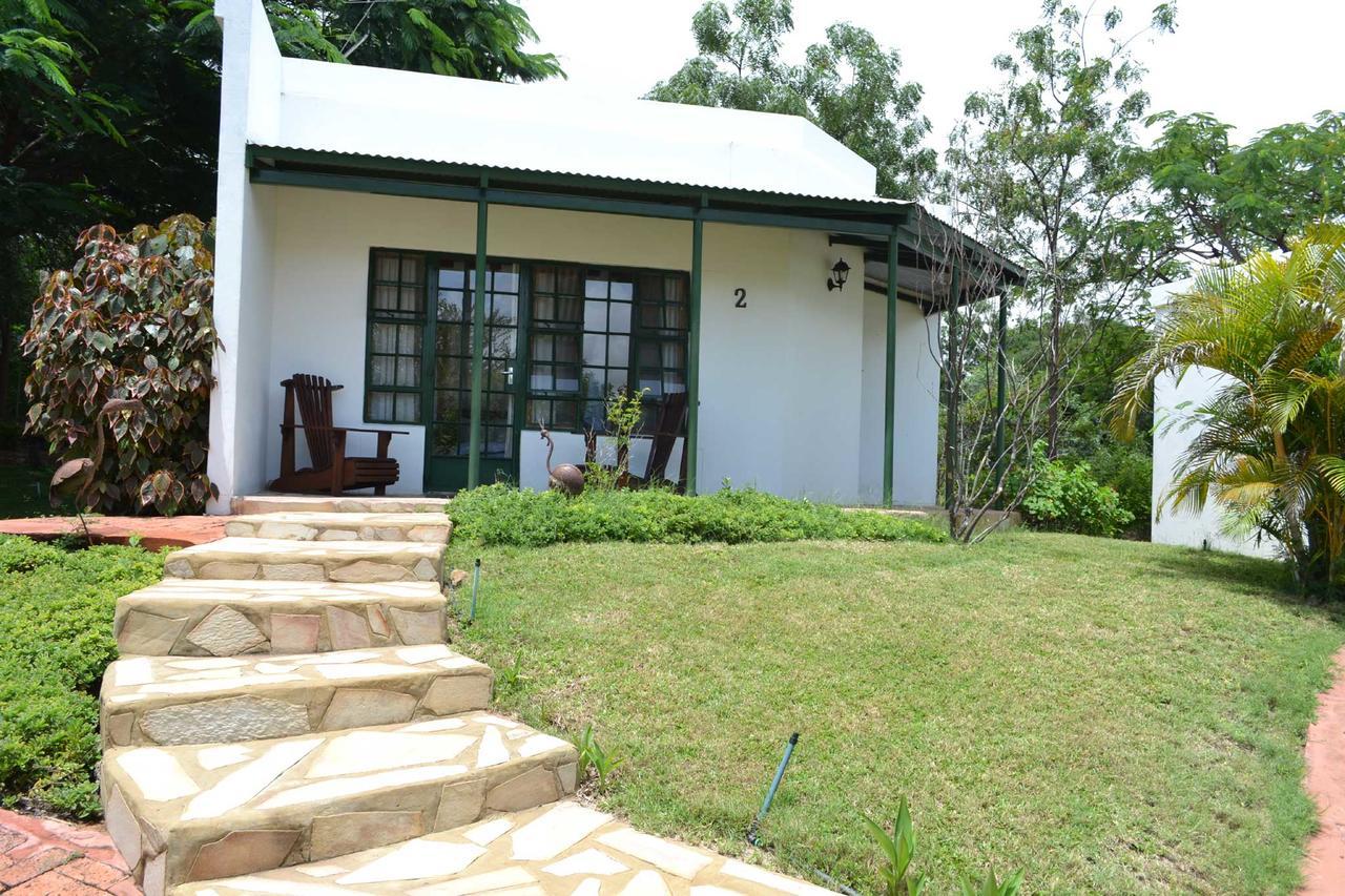 Tambuti lodge Rundu Bagian luar foto