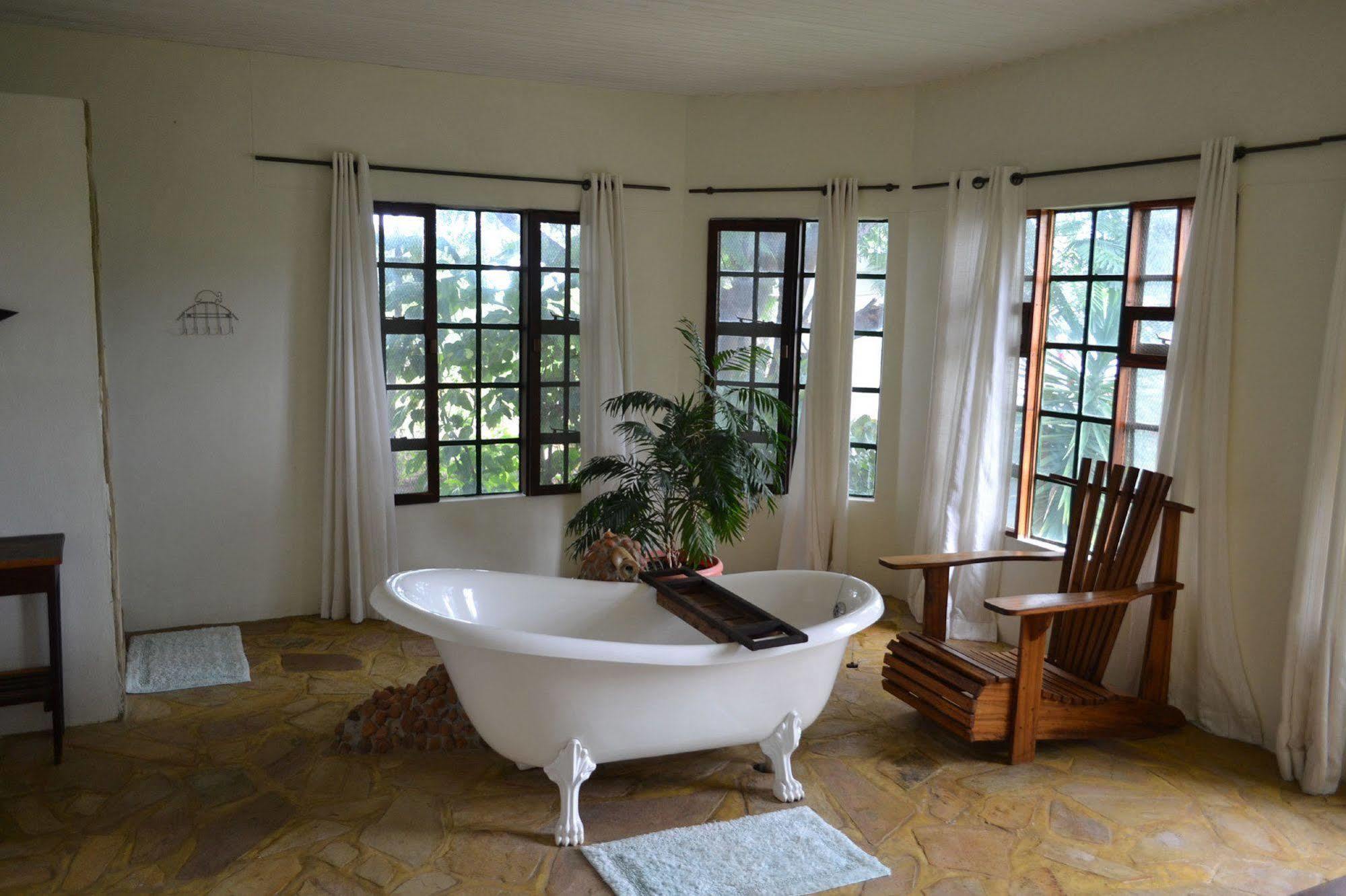 Tambuti lodge Rundu Bagian luar foto