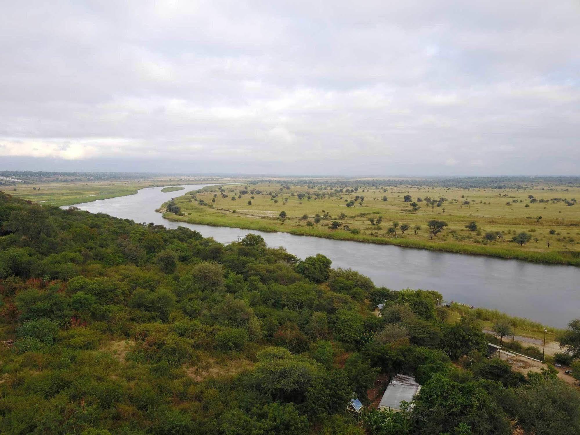 Tambuti lodge Rundu Bagian luar foto