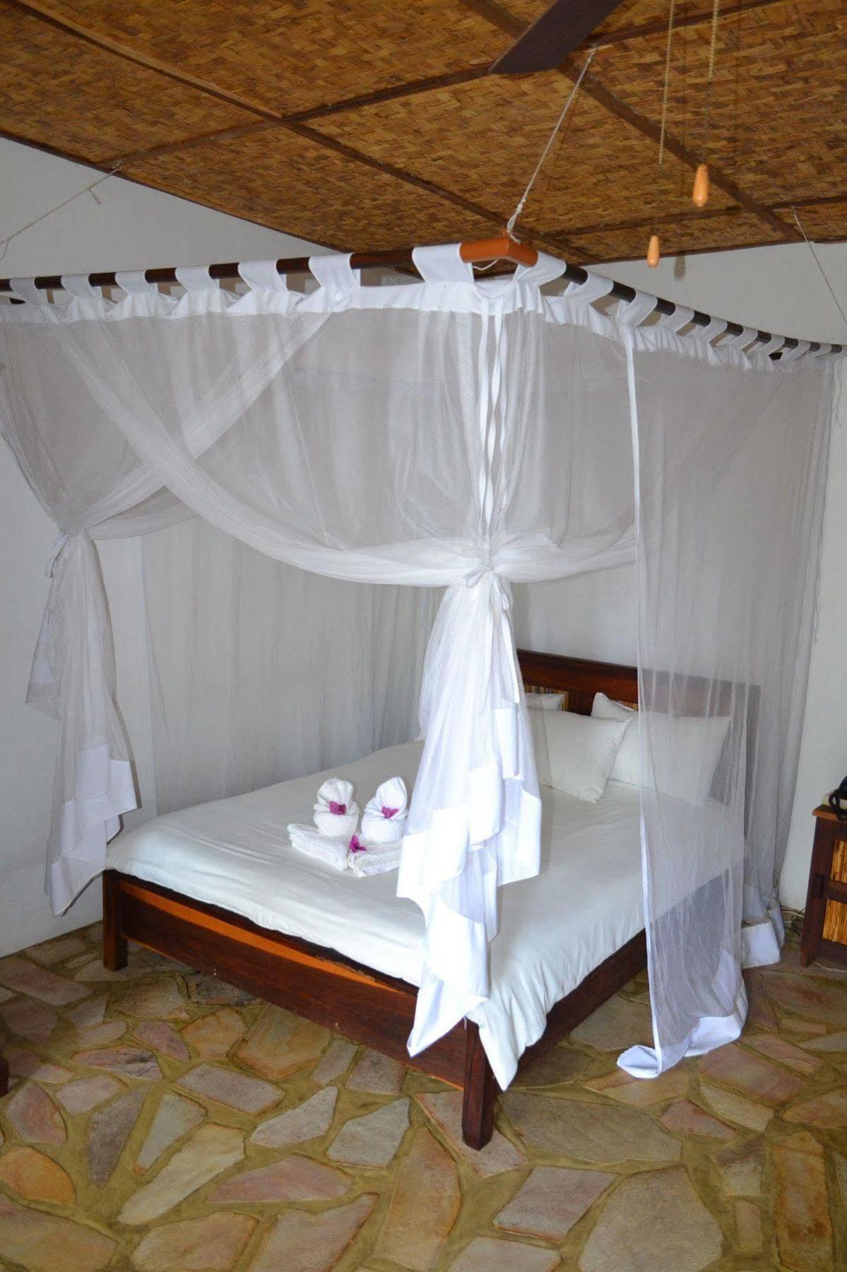 Tambuti lodge Rundu Bagian luar foto